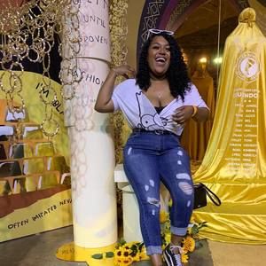 Meet your Posher, Chloe'